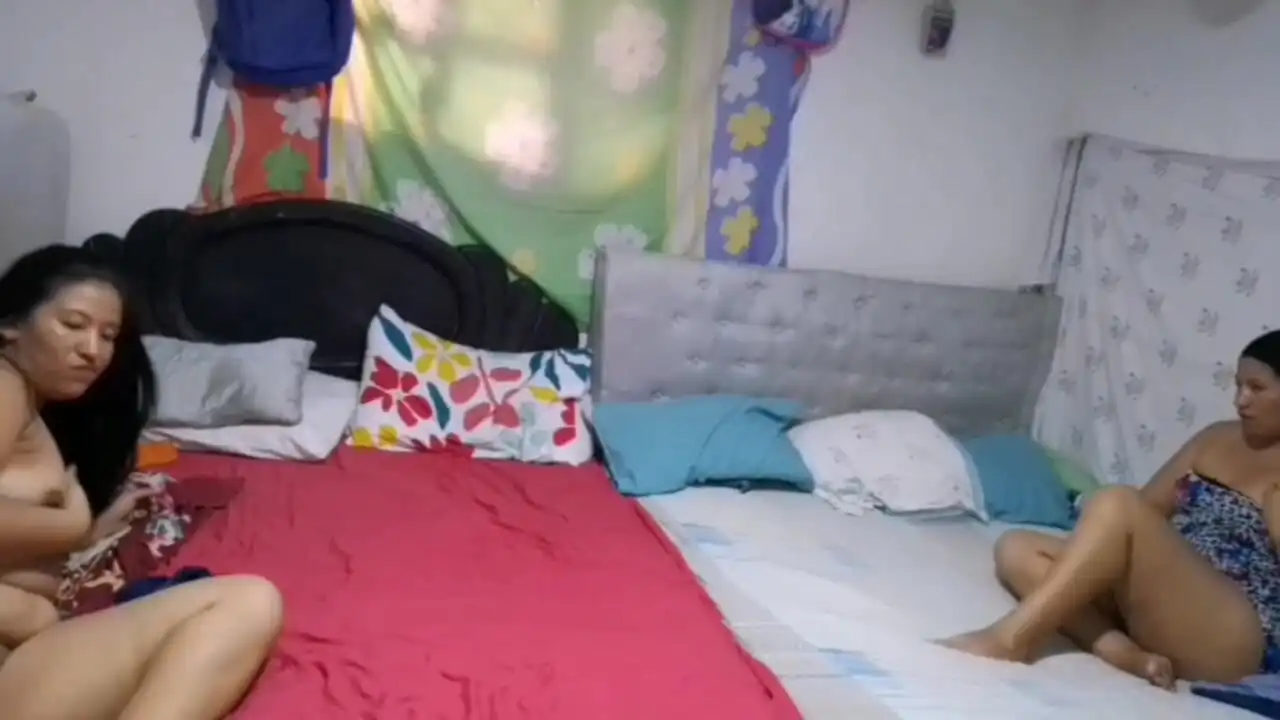 I Dance Sexy in Front of My Perverted Stepmother While She Touches Herself and Enjoys Watching Me