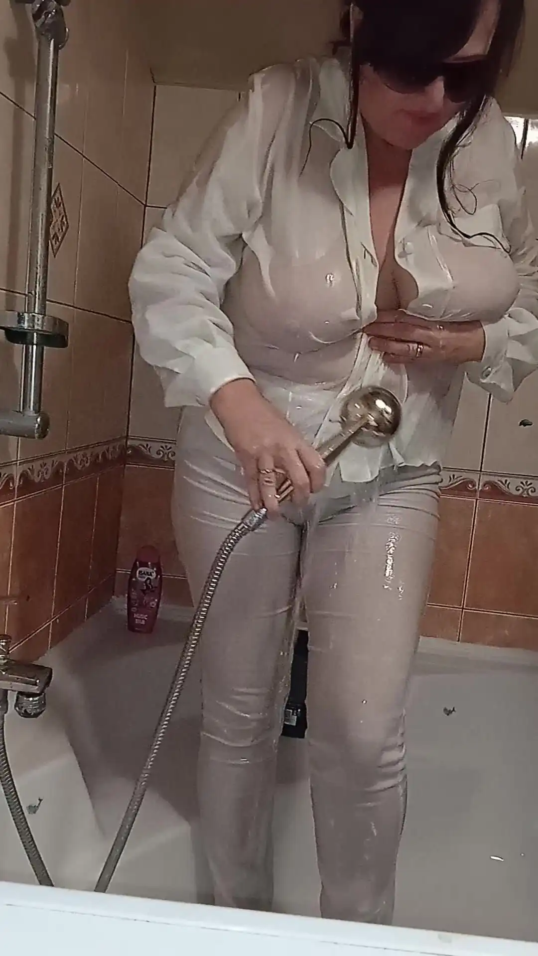 Busines Shower Women
