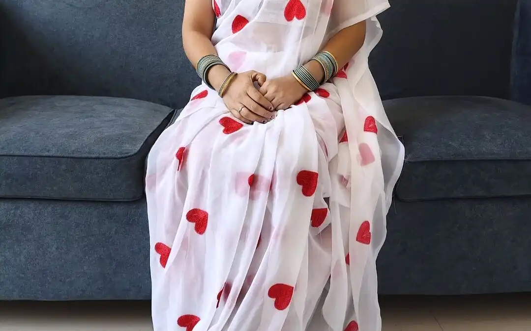 The director left the Bhabhi who had come for shooting