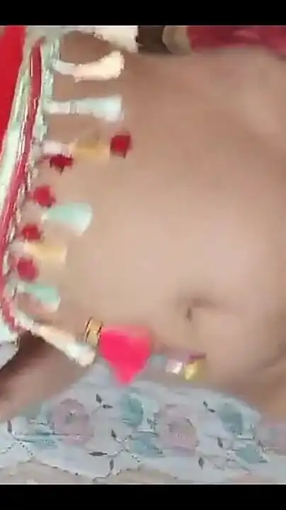 Hot Sexy Desi Girl Shows Her Ass While Dancing