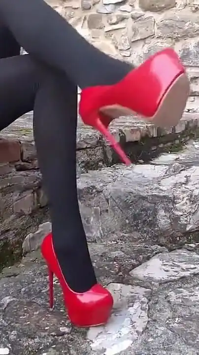 MILF with Beautiful Legs and Incredible High Heels