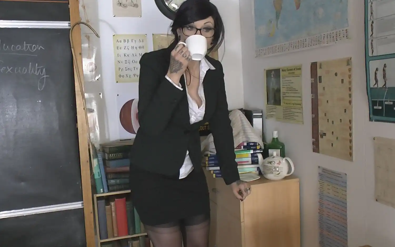 Miss Hendrix Behaves Badly in Her Sex Education Lesson