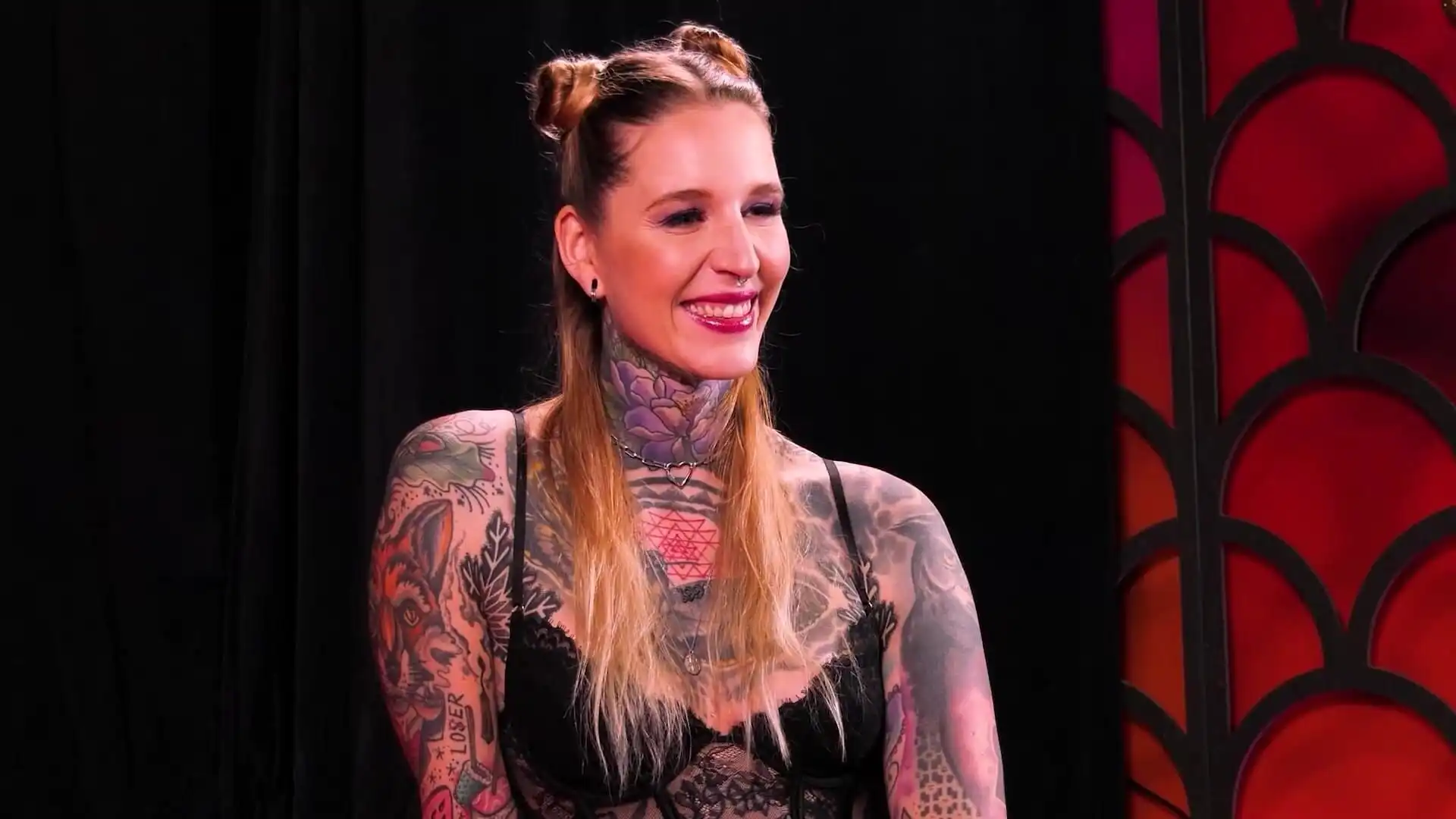 Ggg John Thompson - Tattooed Woman with a Perfect Body at Ggg for the First Time