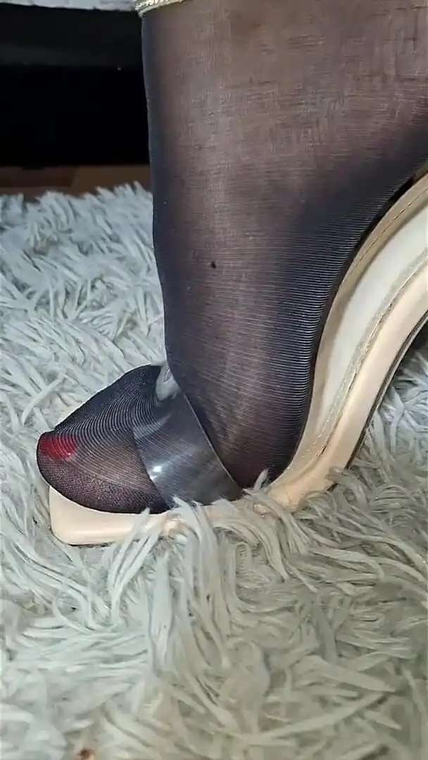 Nylon Feet Jerk off Instructions