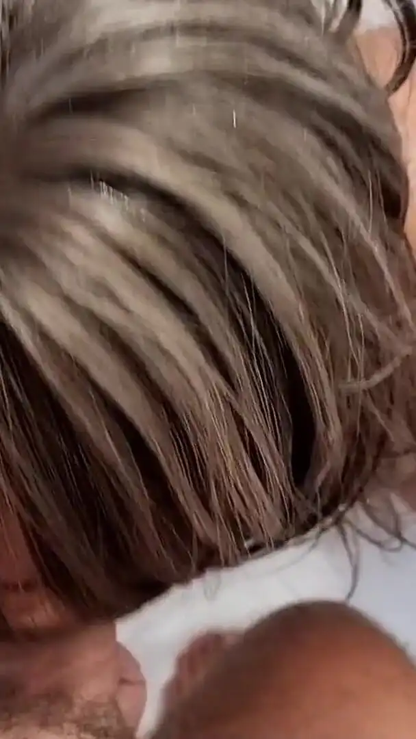 Hot Facial Blowjob in the Shower