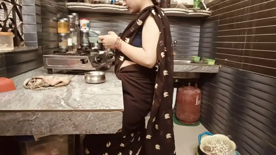 Caught Hot and Beautiful Bhabhi Watching Porn in the Kitchen. Then Bhabhi Had to Give Me Her Pussy.