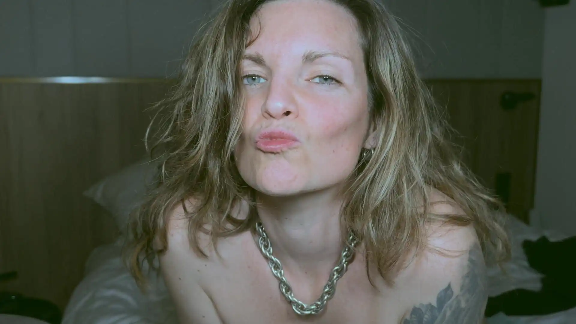 I Fuck a MILF I Met at the Hotel Bar