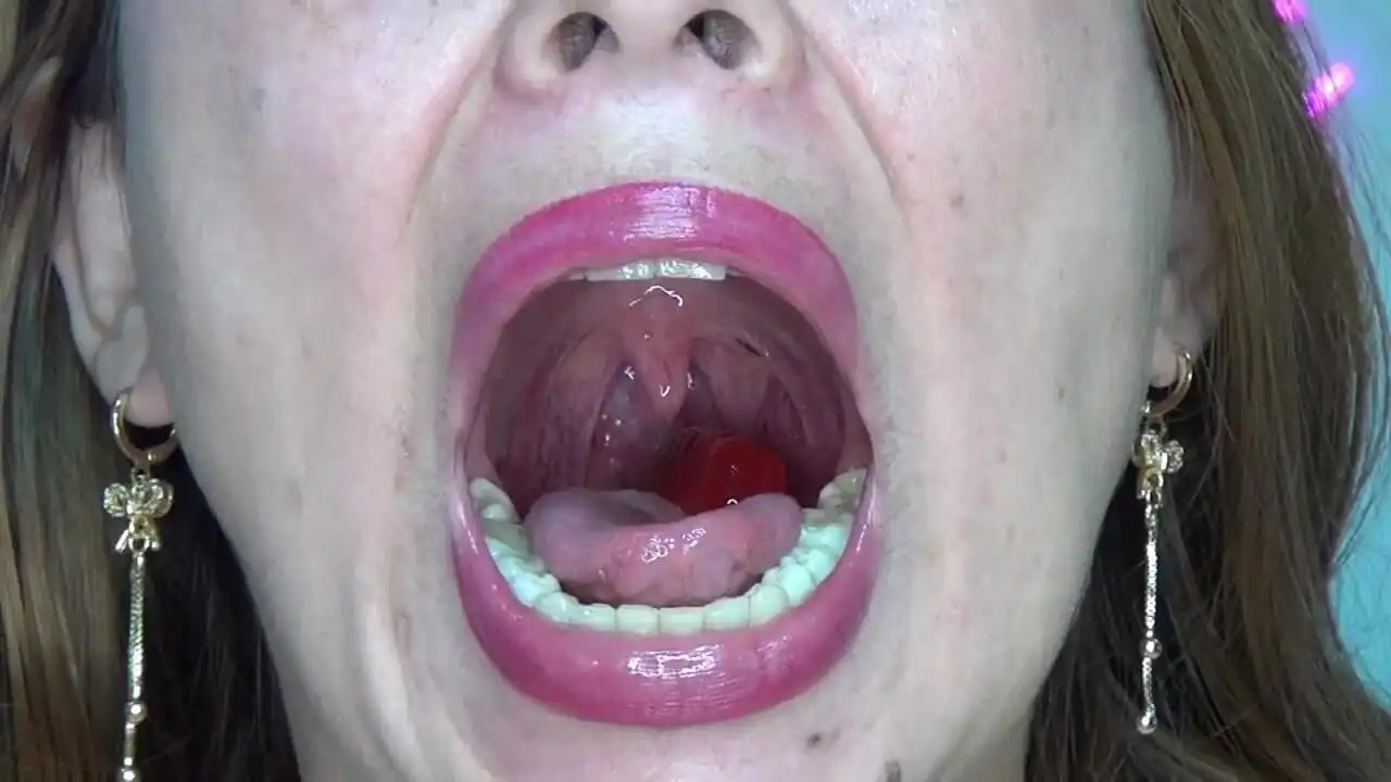 Impossible! I'm Swallowing and Deepthroating Big Dinosaurs
