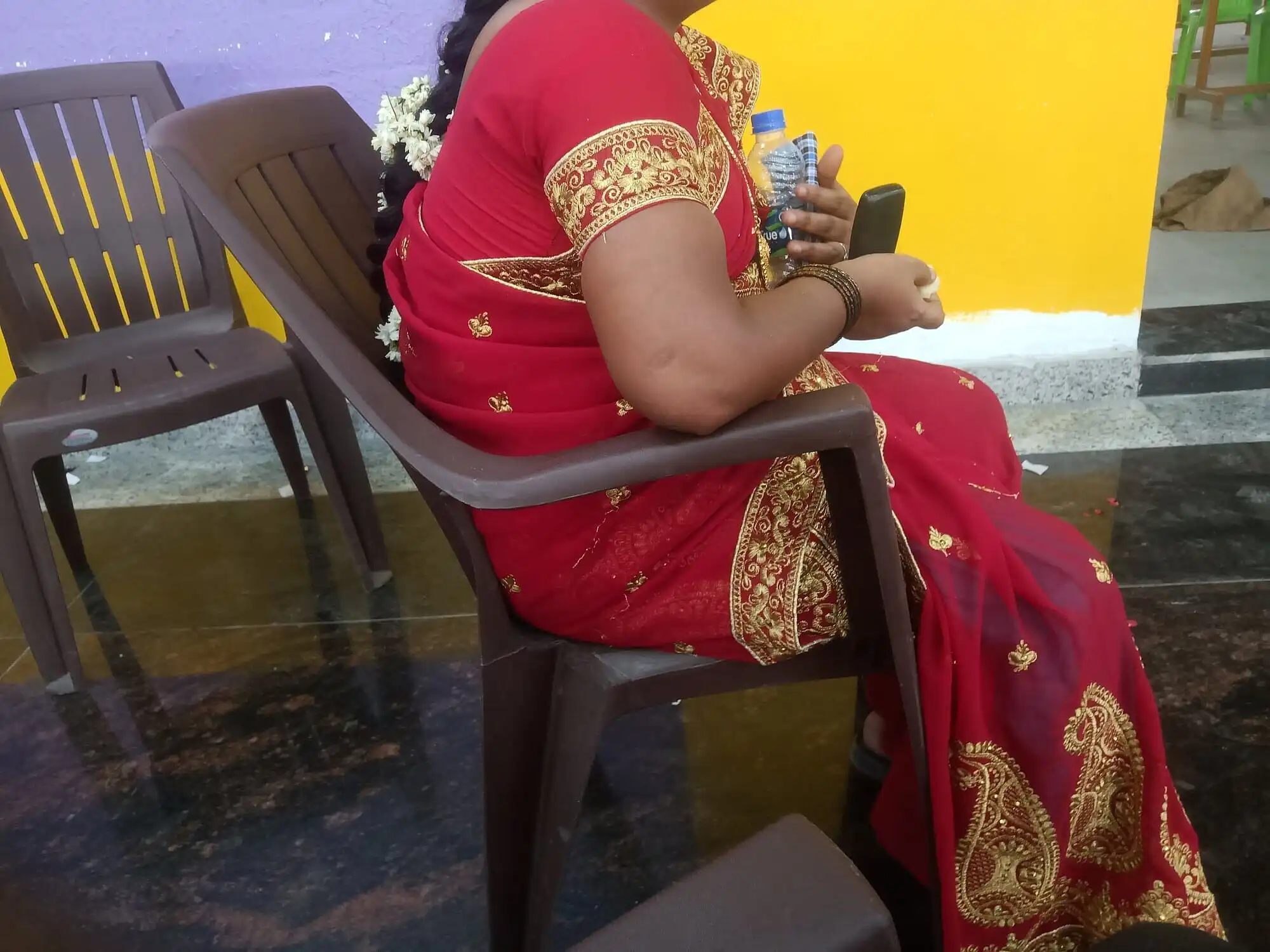 Desi Beauty Housewife Sary Changing in Home