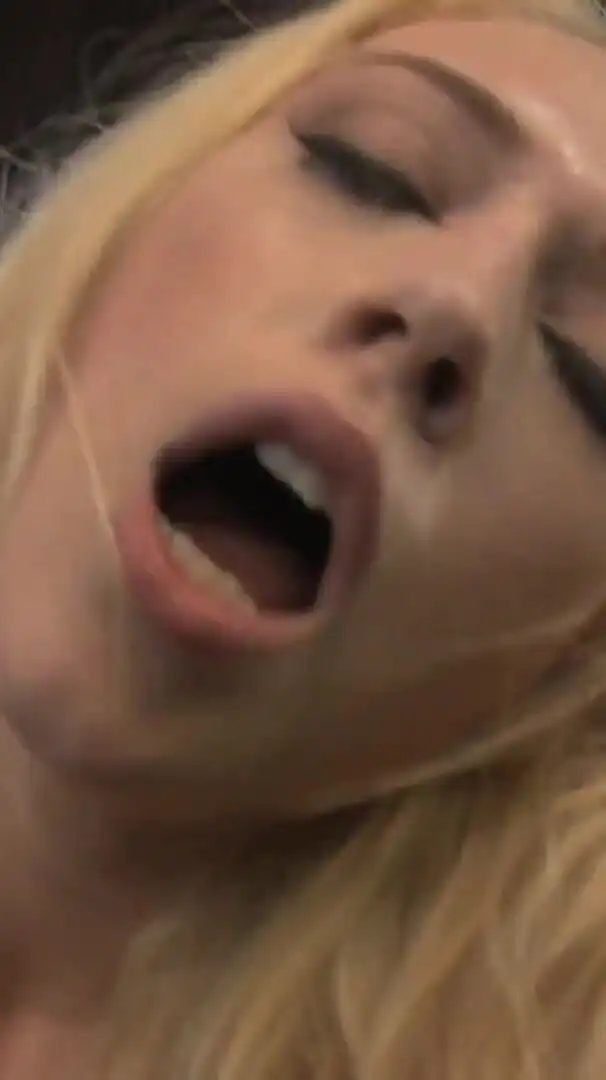 Kagney shows her tight pussy before fucking