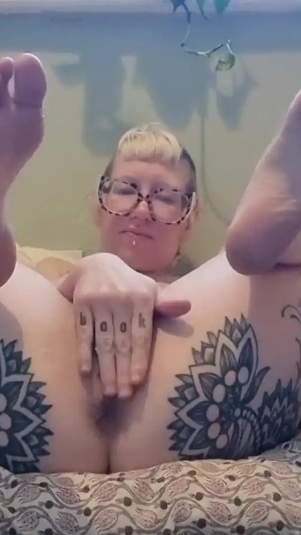Custom: Dirty Pantie Stuffing