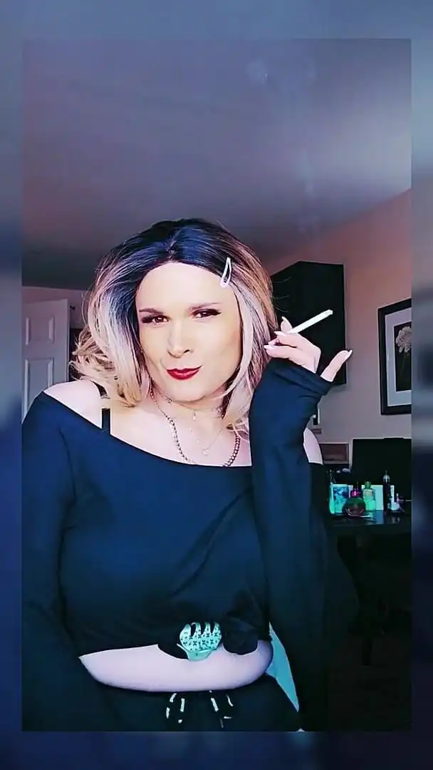 SLUT SMOKING - Made with Clipchamp.mp4