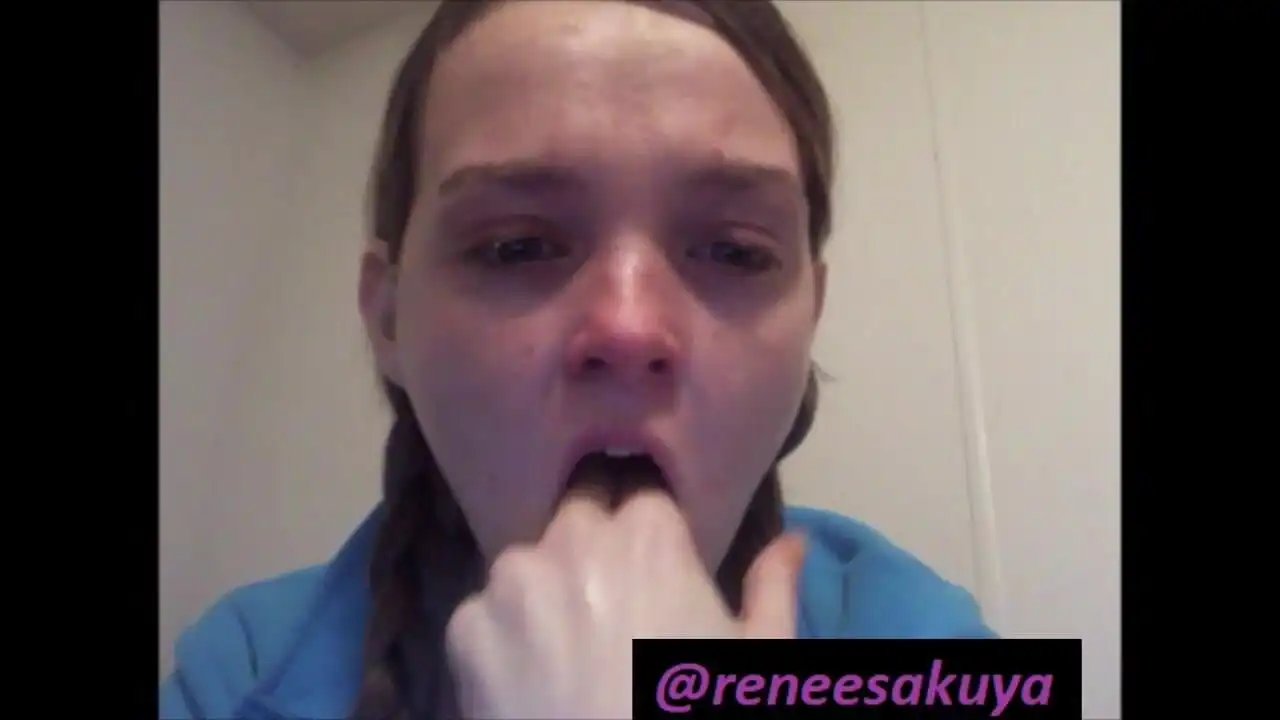Gagging on Fingers