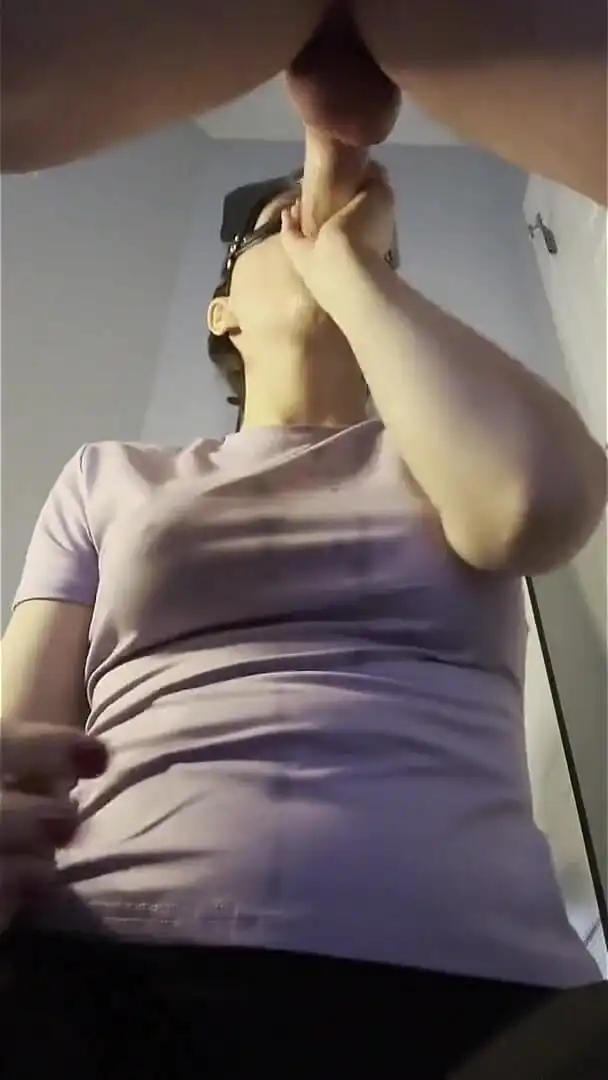 Hot Babysitter Gives Her Boyfriend a Sloppy Blowjob and Gets a Messy Facial!