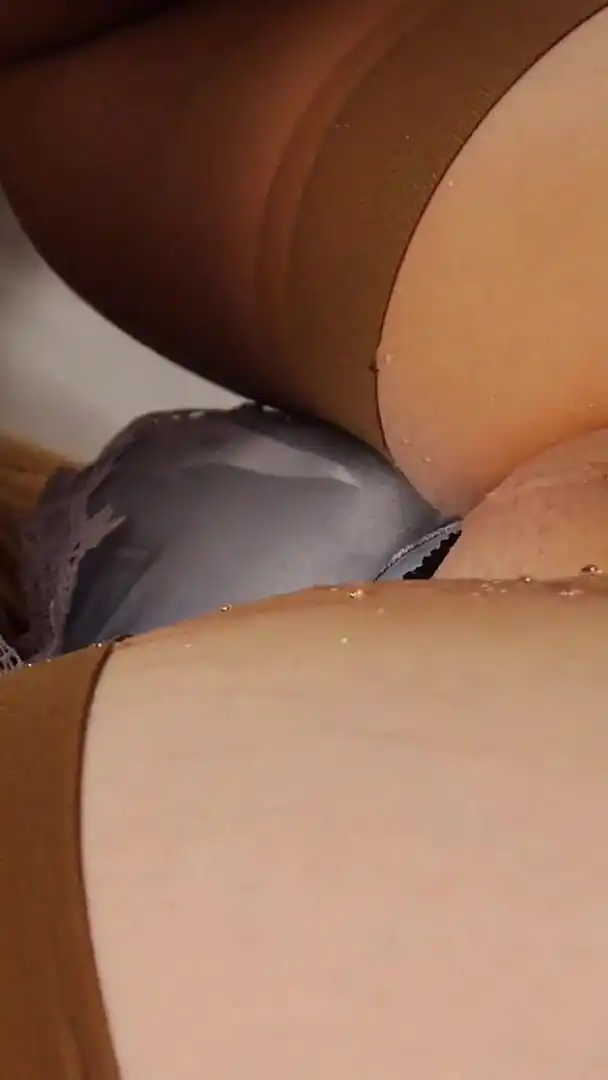 Stocking Self-pissing - Custom Video