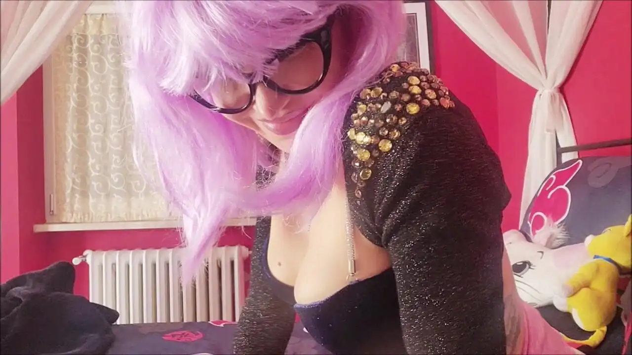 Pee and Spank with Sexy Savy