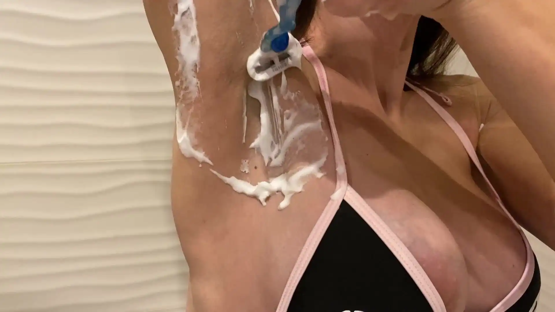 Hairy or Shaved Armpits and Pussies
