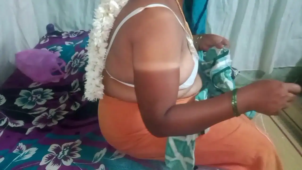 Tamil House Wife Hot Romantic Sex in Bedroom