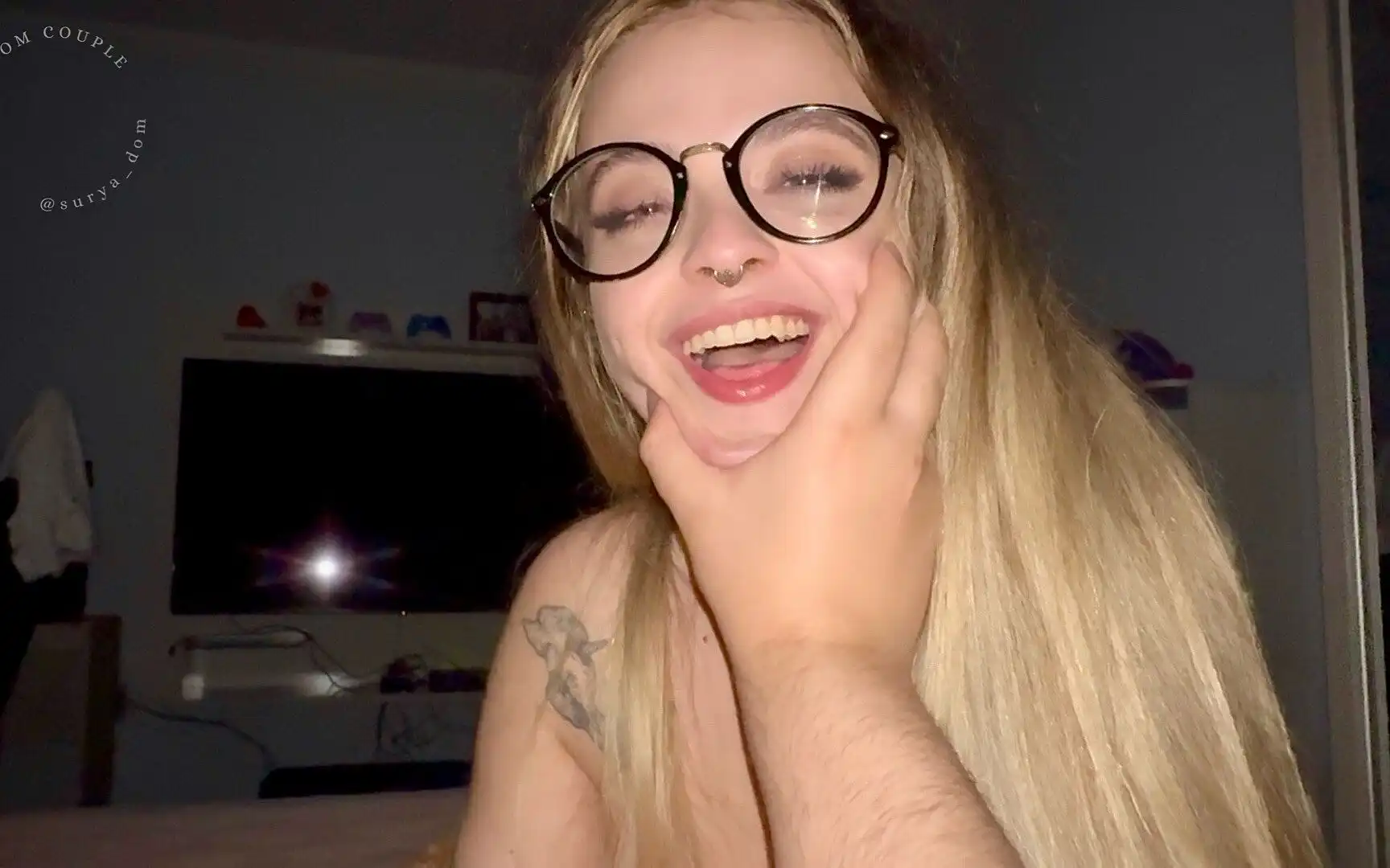 Hot Wife Gets Intense Orgasm Getting a Pussy Lick