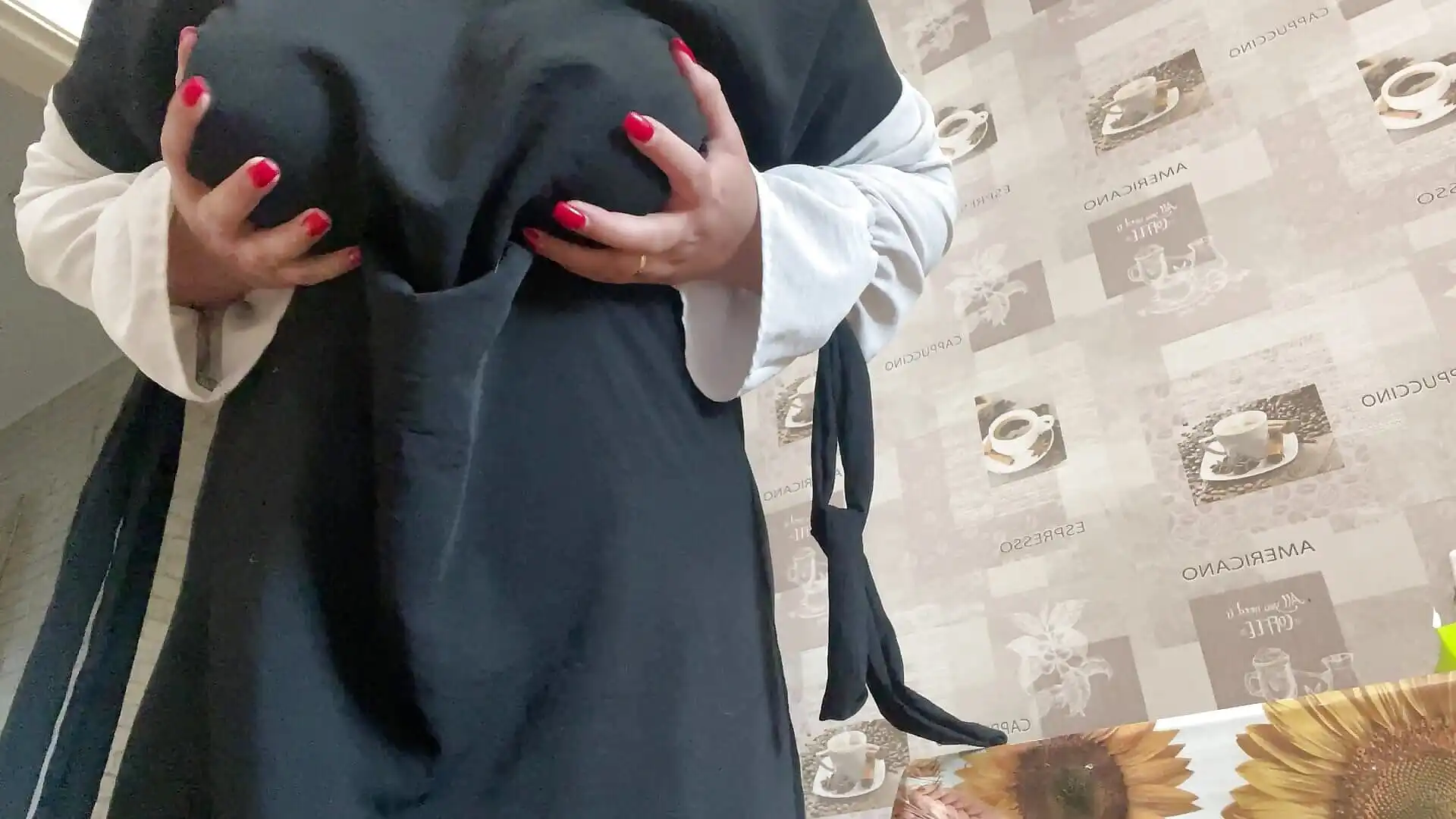 Sexy Moroccan MILF in Hijab