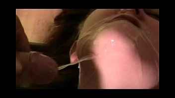 Sperma In Die Fresse