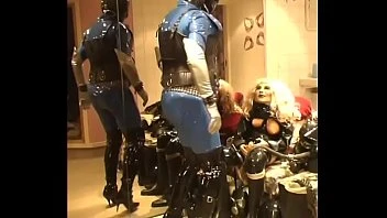Roxina2007bigpussylatexdoll050307xxl.wmv