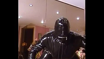 Roxina200xvacuumrubberslutxxl.wmv