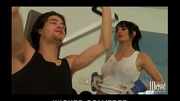 Big-tit Brunette Slut Trainer Alektra Blue Fucks Big-dick In Gym