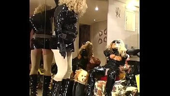 Roxina2005glamourgirls280205.wmv