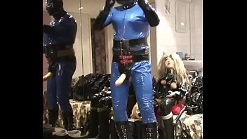 Roxina2007fetishgulrinbluelatex260207xxl.wmv