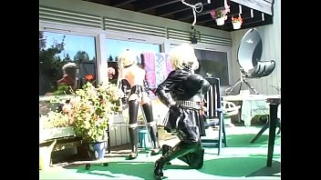 Roxina2007rubbergurlinthesun180807xl.wmv