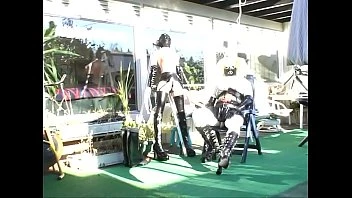Roxina2007worshiprubberslave171007.wmv