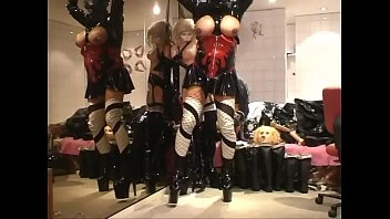 Roxina2009totalrubberandlatex170909xl.wmv