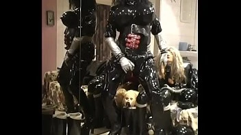 Roxina2007naughtyandhotrubber030207xl.wmv