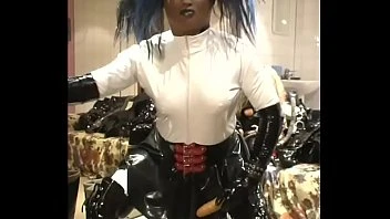 Roxina2007ebonybabeanddoll230207xl.wmv