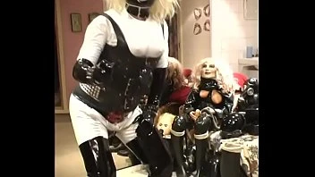 Roxina2007fetishladyinwhite040307xl.wmv