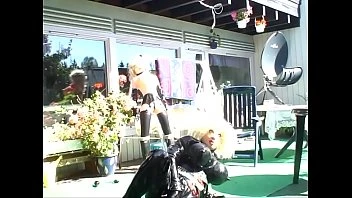 Roxina2007rubberbabeingarden180807xl.wmv