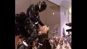 Roxina2002rubberoxcumindollhead240202.wmv