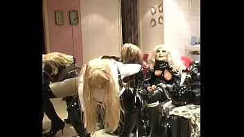 Roxina2007lovedollinwhitelatex030307xl.wmv