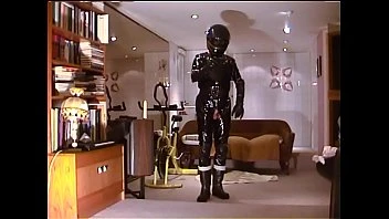 Roxina2001rubberwankerinhelmet020301xxxl.wmv