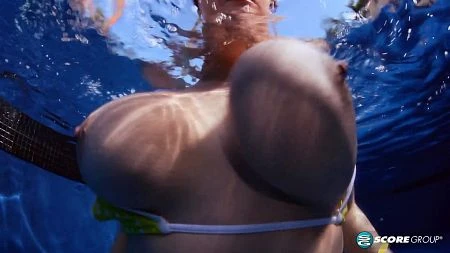 Big Tit Skinny Dip: Lana Ivans