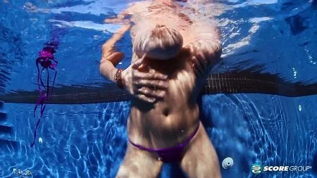 Big Tit Skinny Dip: Lana Ivans & Valory Irene