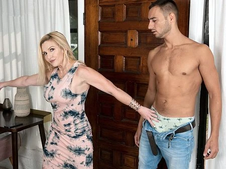 Marilyn fucks her daughter's boyfriend