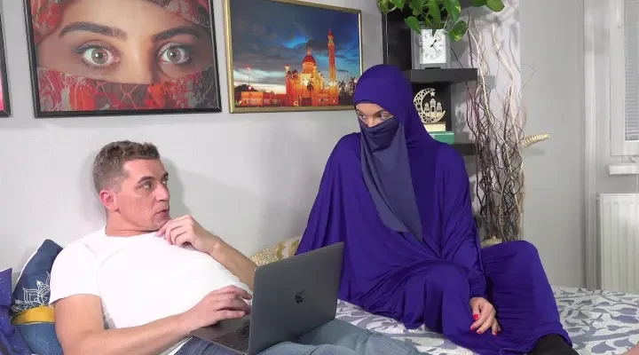 Niqab babe likes it hard