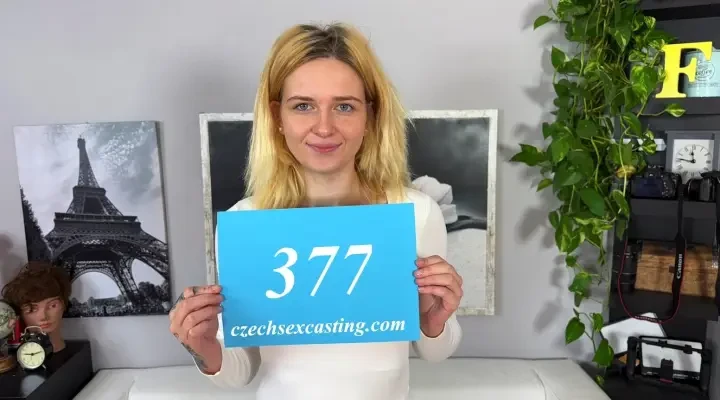 Sweet blonde slut makes the most of a casting fuck