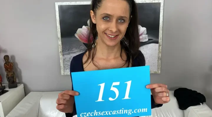 Brunette gets fucked on casting