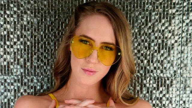 Amazing hottie Cadence Lux gives a very dirty and sloppy blowjob