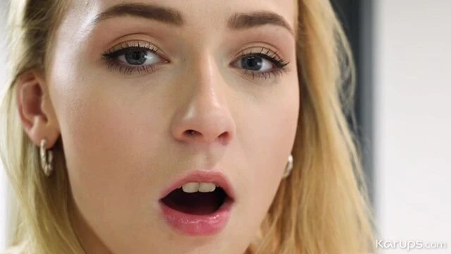Good girlfriend Jenny Wild knows how to touch her hungry crack