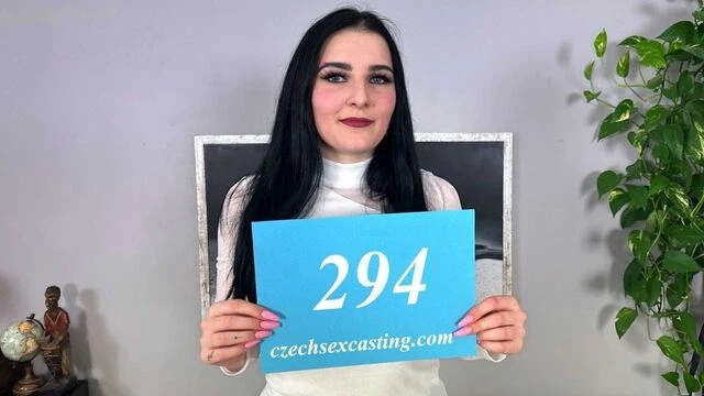 Sex-addicted chick Stepsis Suzie is enjoying dick-riding