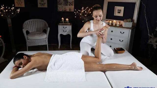 Beautiful face sitting session with babes Lady Bug and Foxii Black